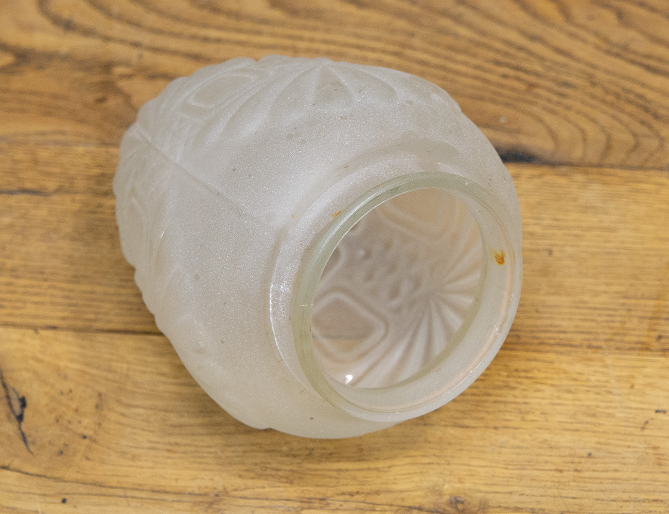 Старинный плафон шишка