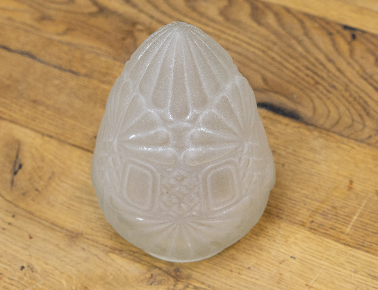 Старинный плафон шишка