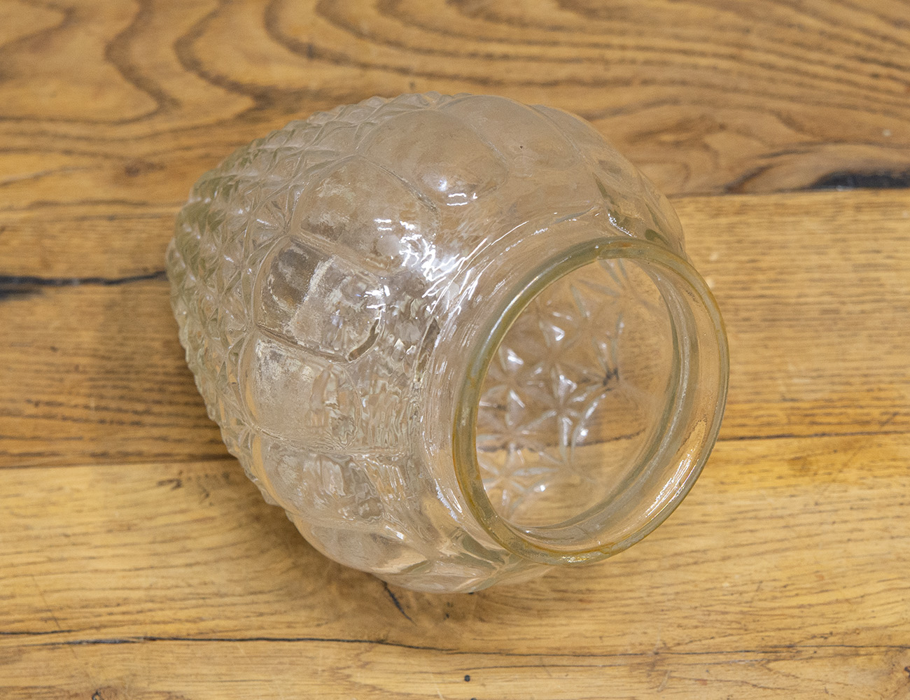 Старинный плафон шишка