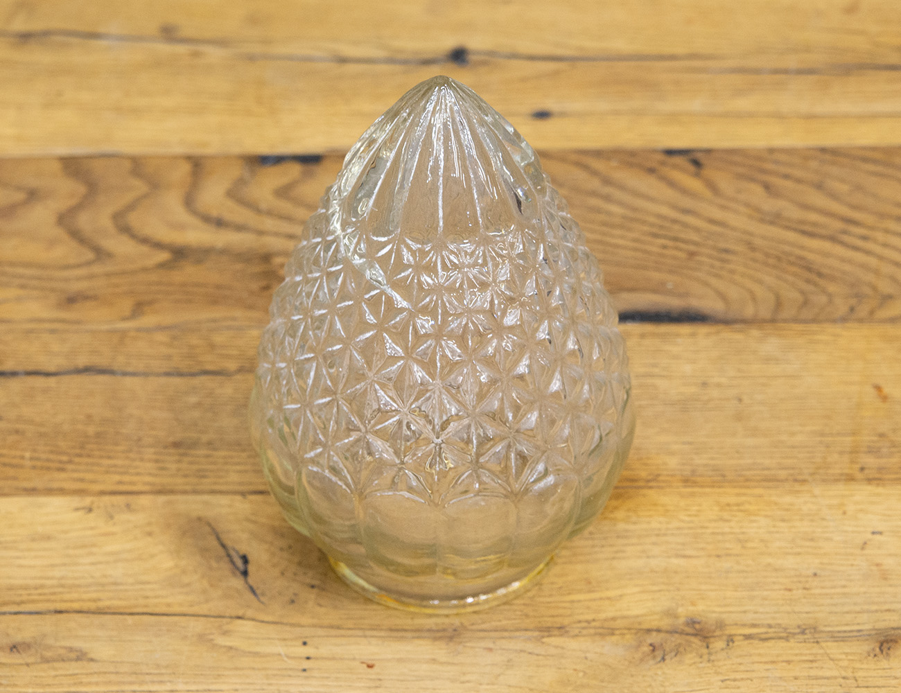 Старинный плафон шишка