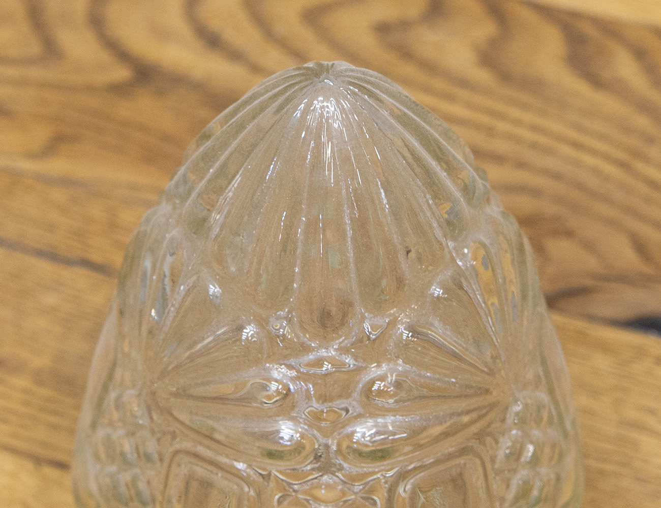 Старинный плафон шишка