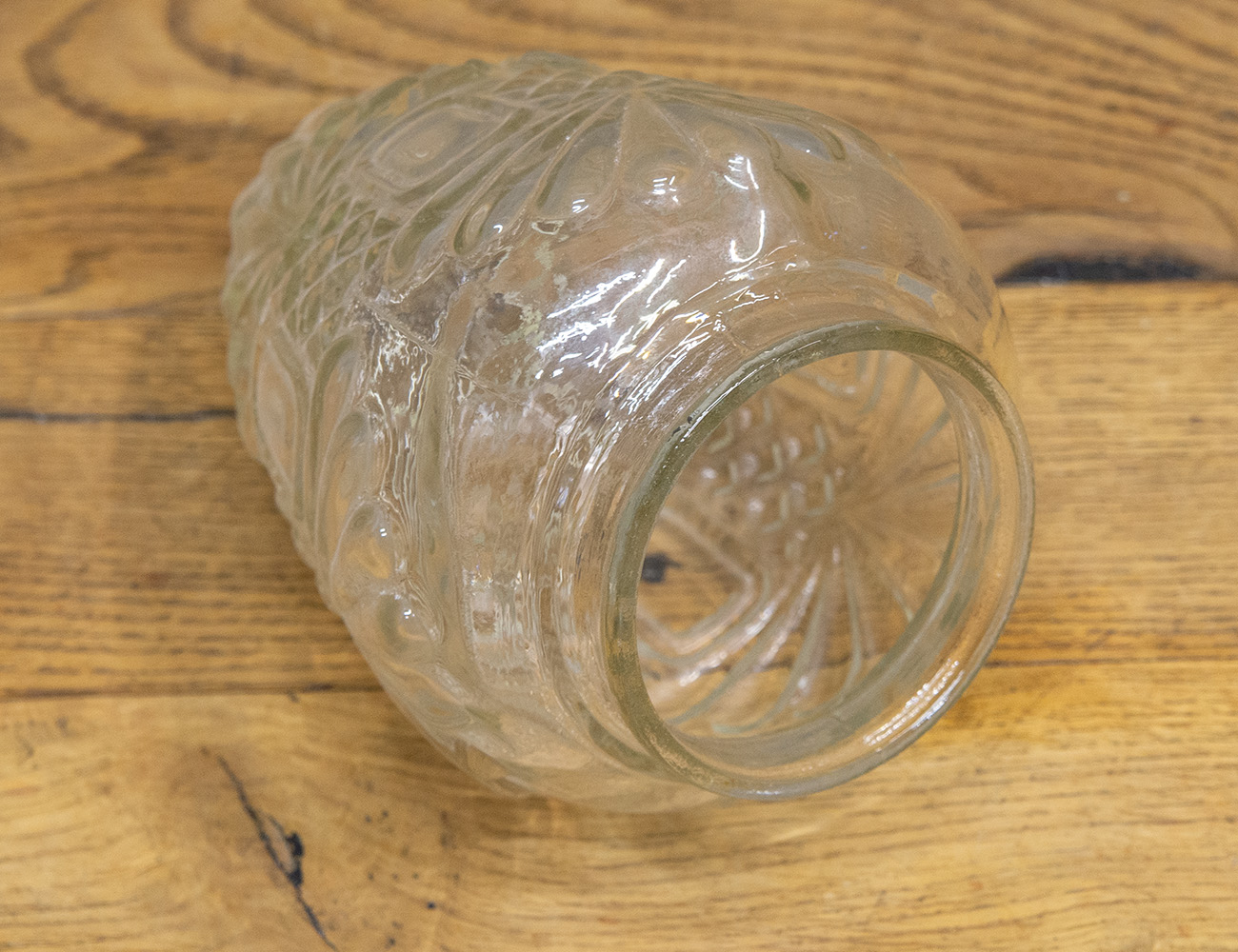 Старинный плафон шишка