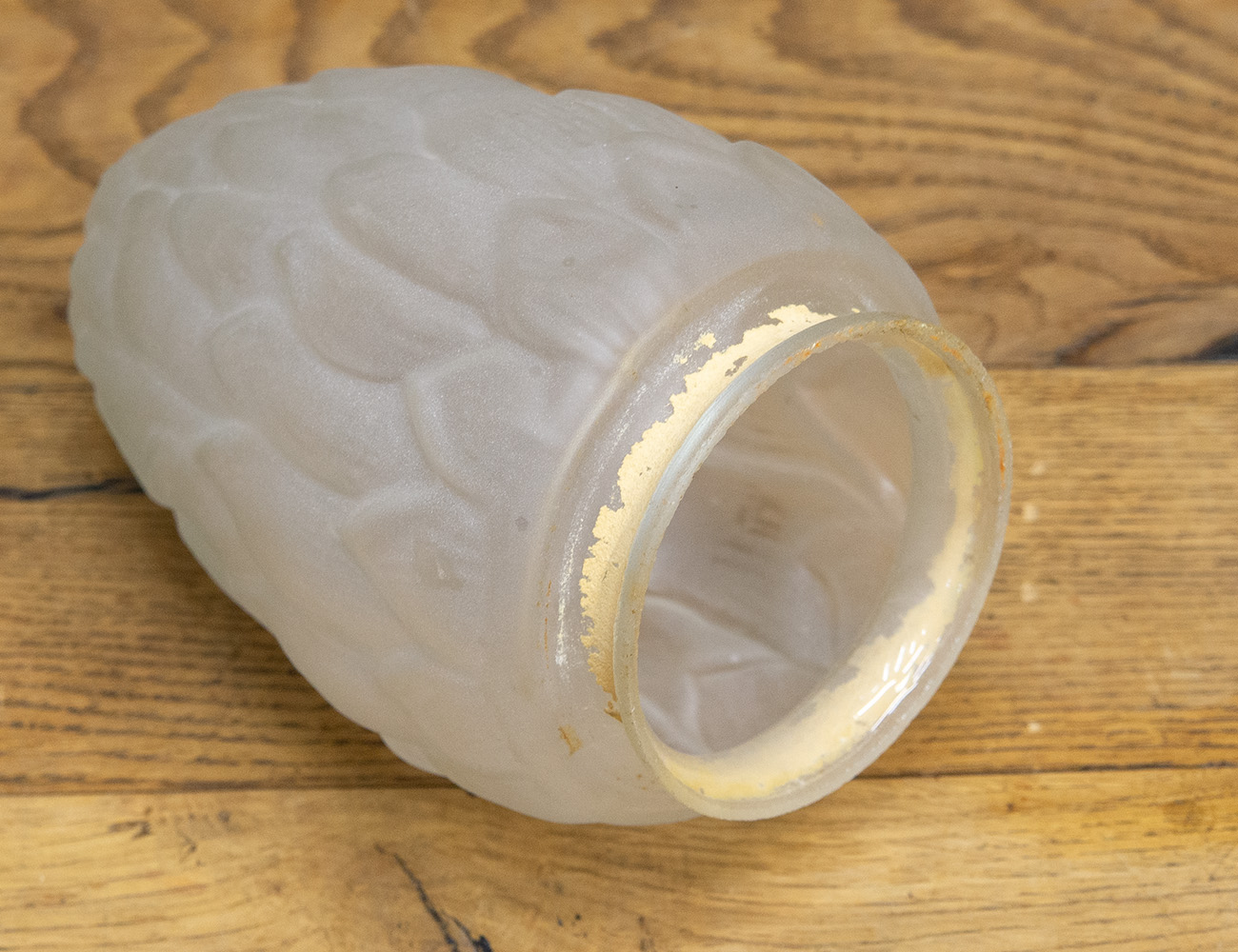 Старинный плафон шишка