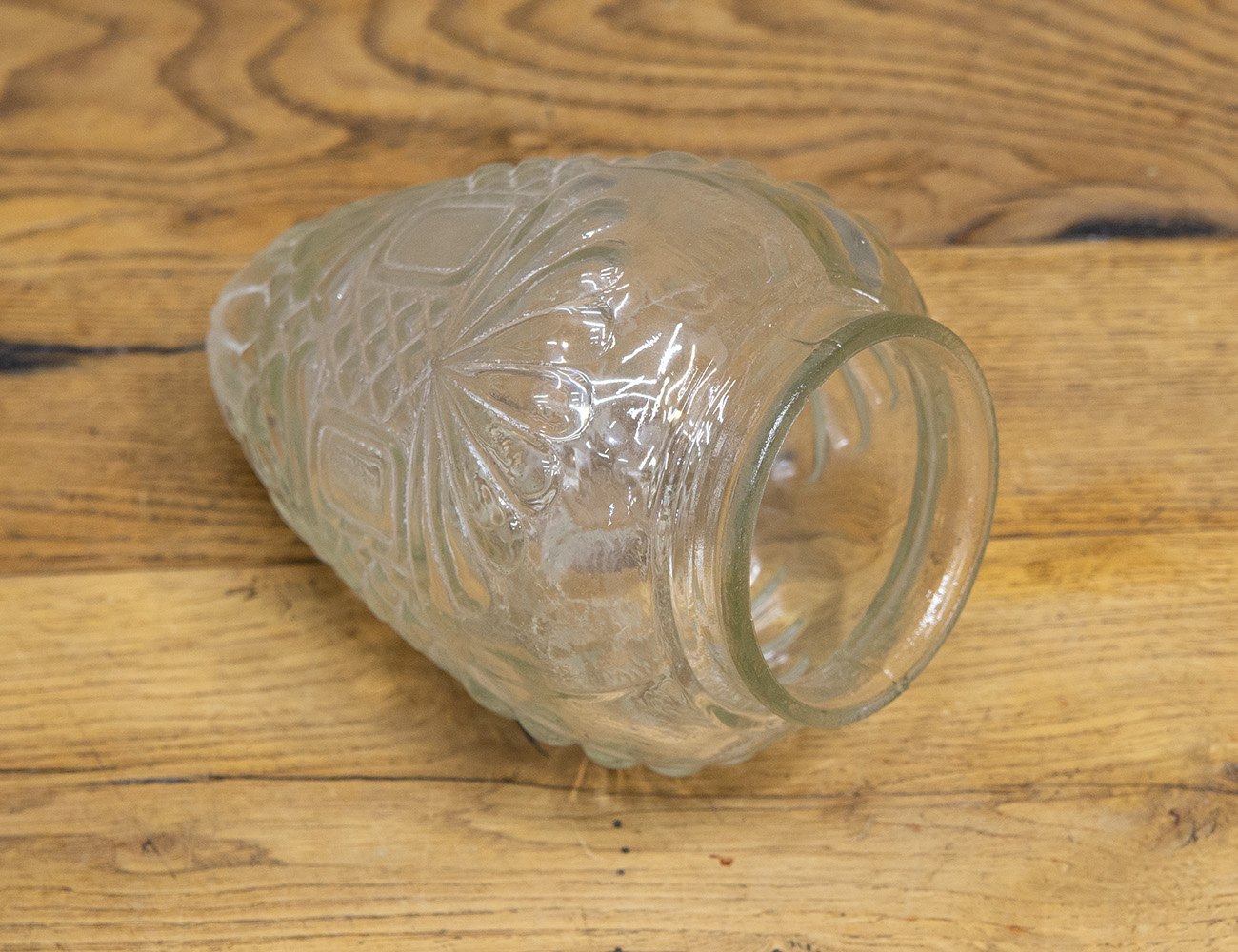 Старинный плафон шишка