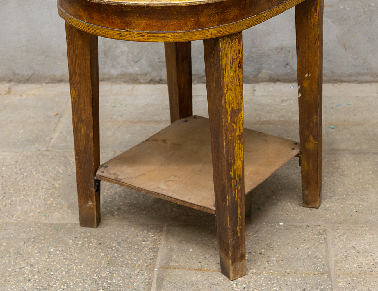 Старинный самоварный столик