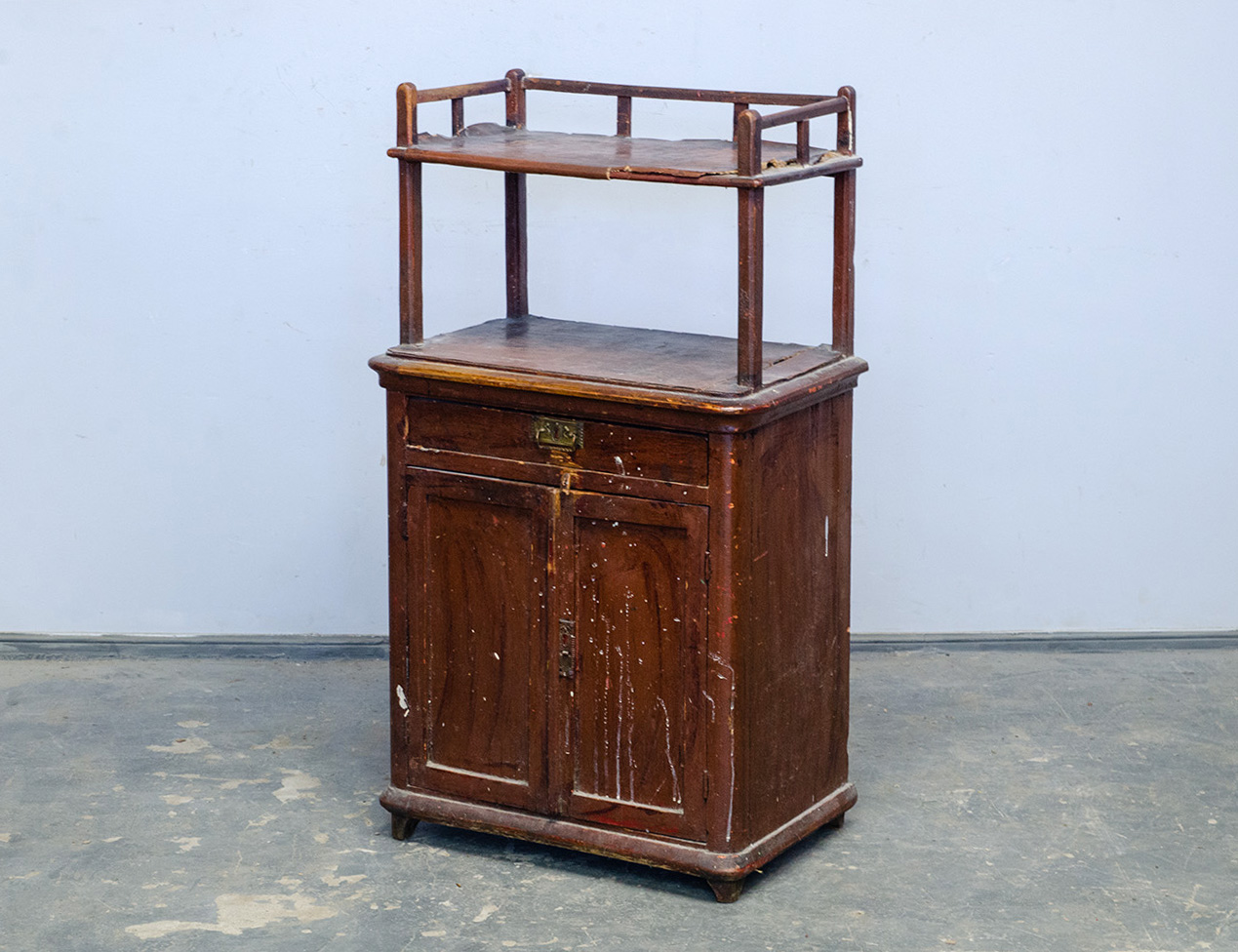 Старинная тумба с этажеркой