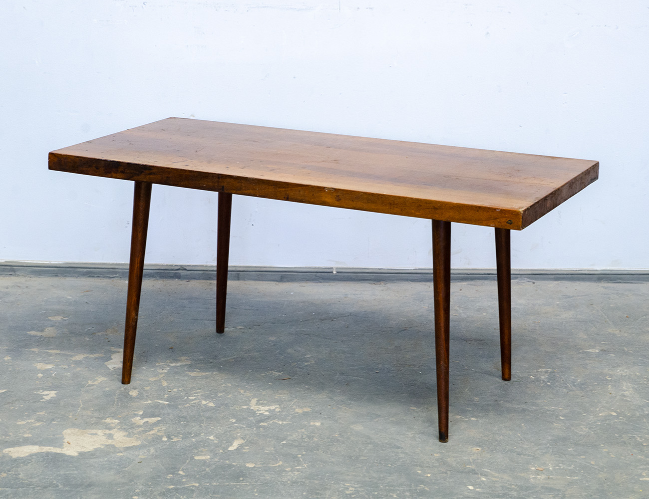 Винтажный журнальный столик