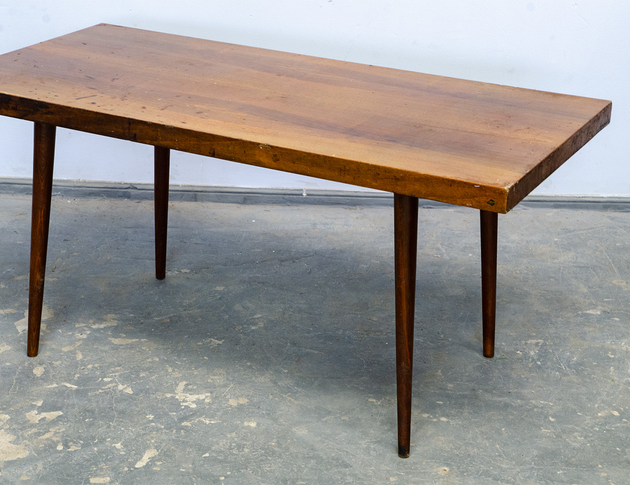 Винтажный журнальный столик