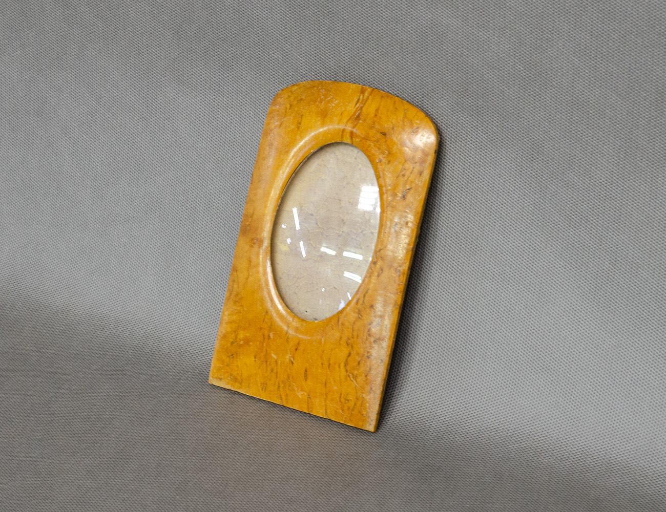 Антикварная рамка карельской берёзы