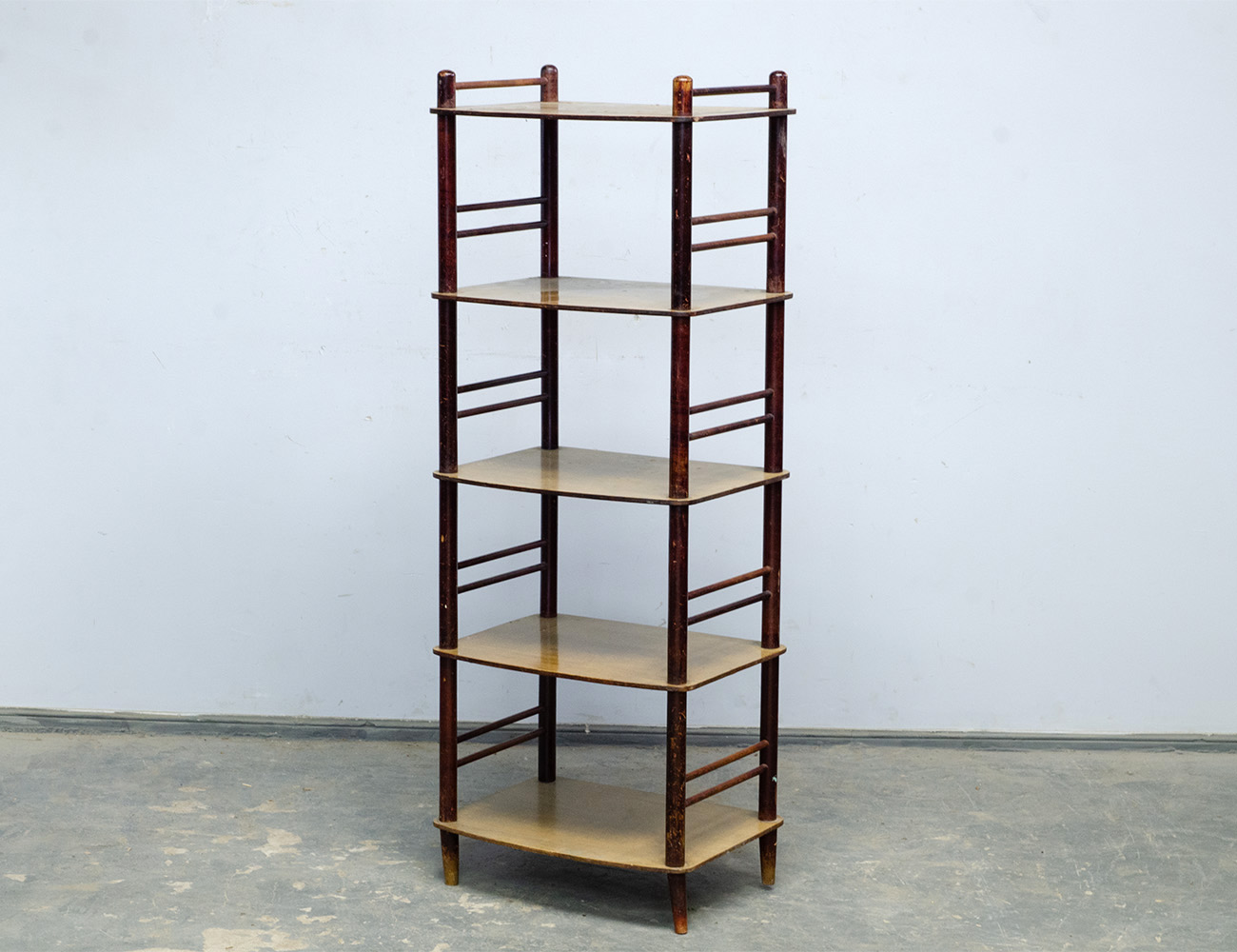 Старинная этажерка