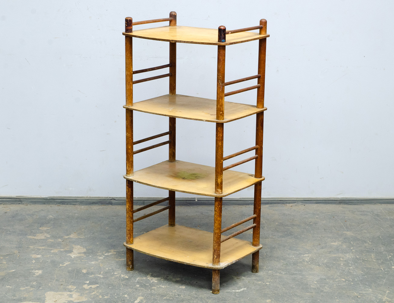 Старинная этажерка