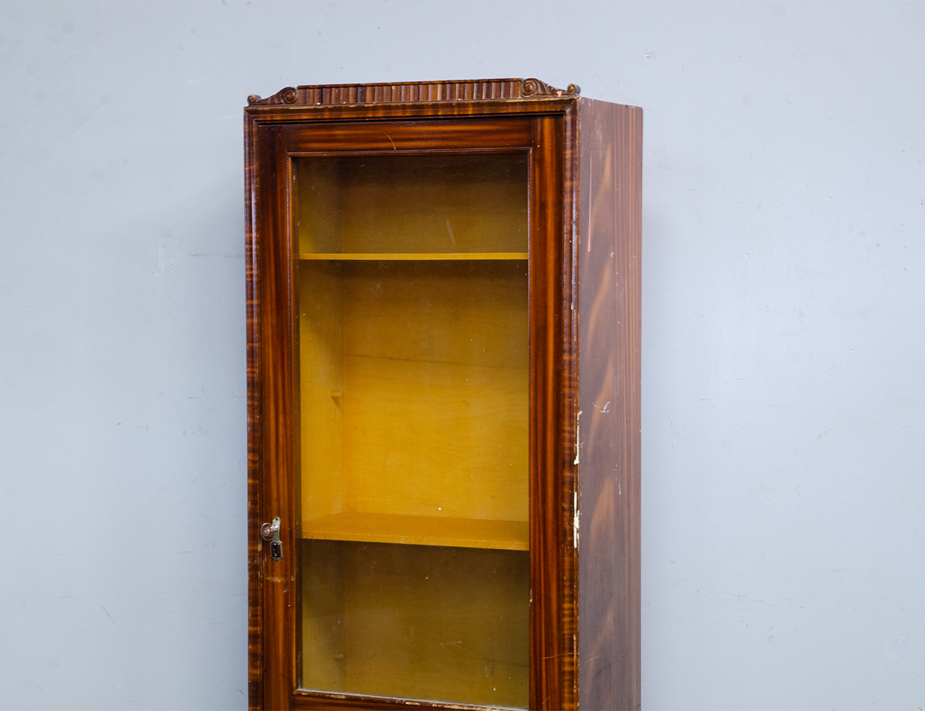 Винтажный кабинетный шкаф