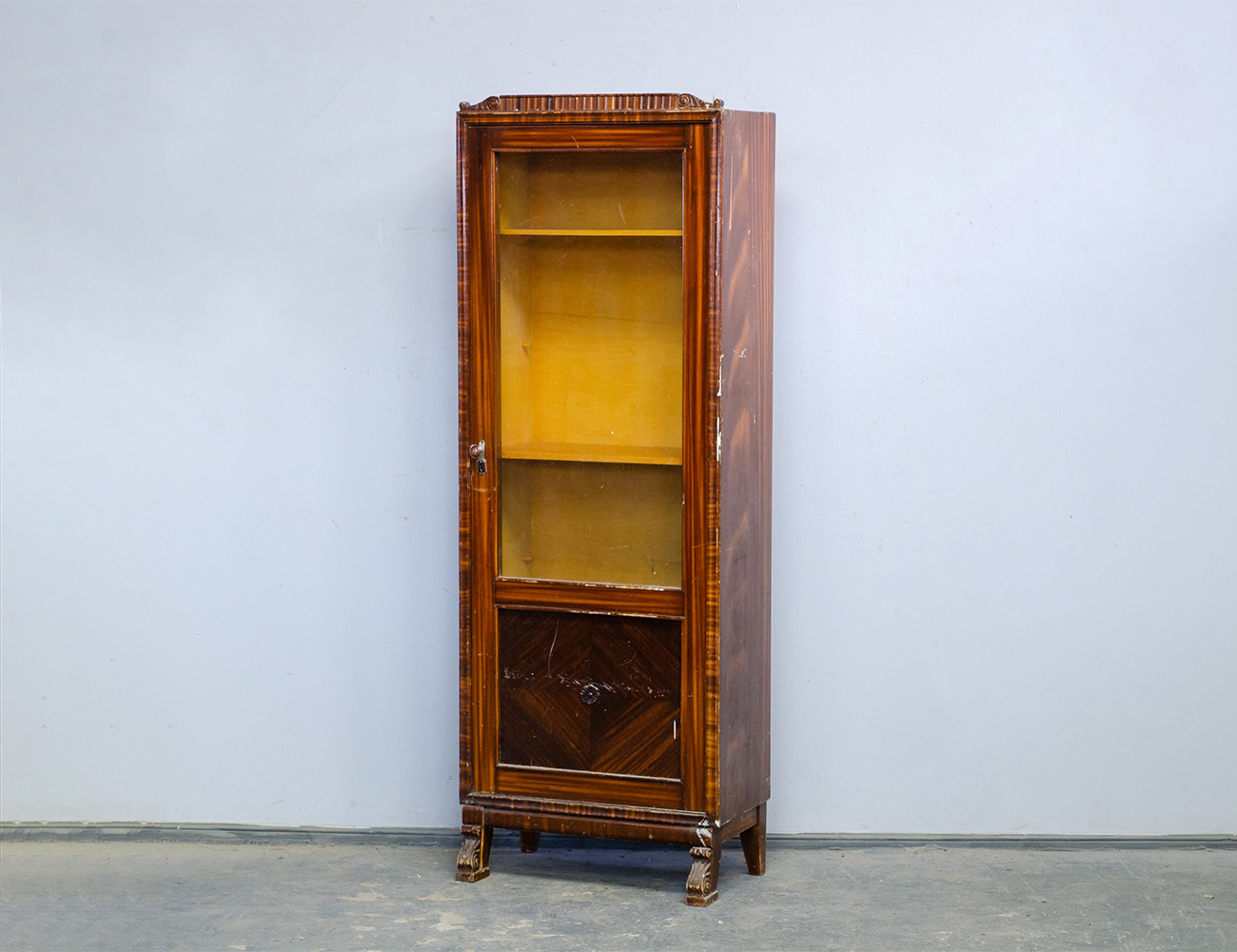 Винтажный кабинетный шкаф