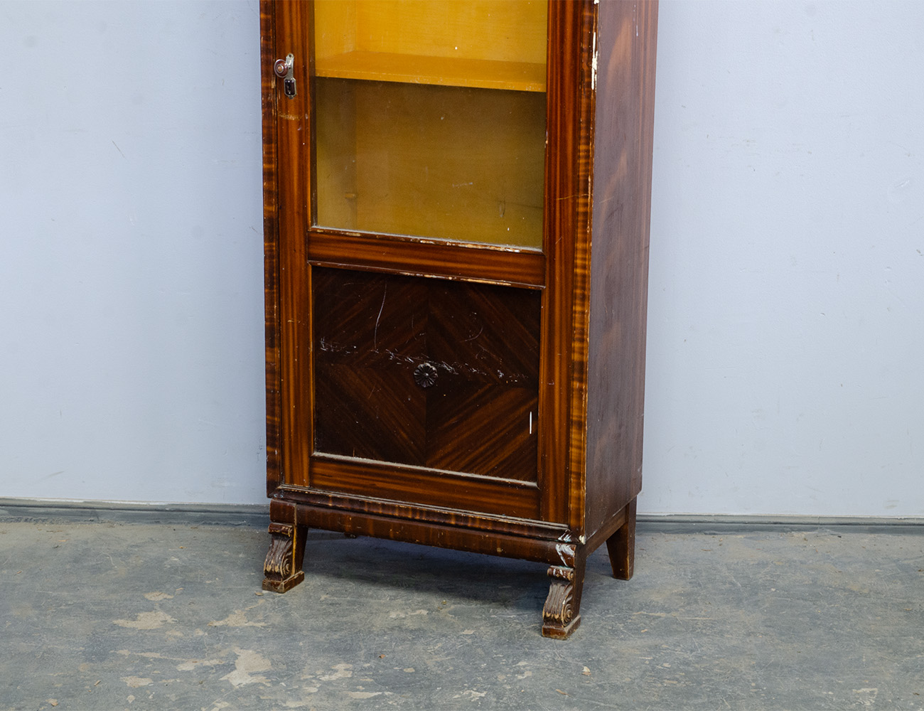 Винтажный кабинетный шкаф