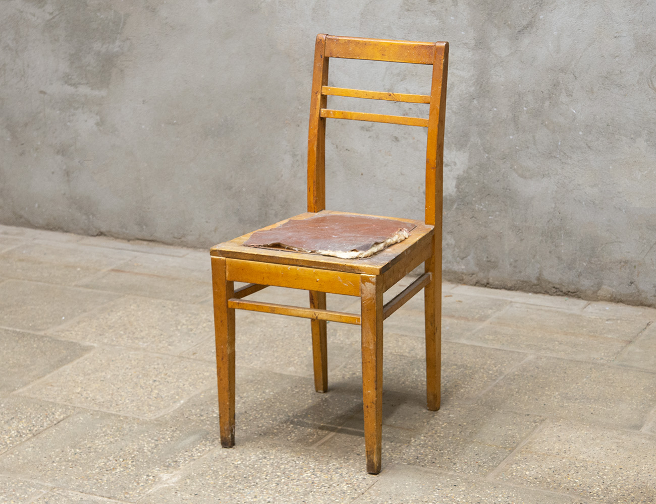 Старинный конторский стул