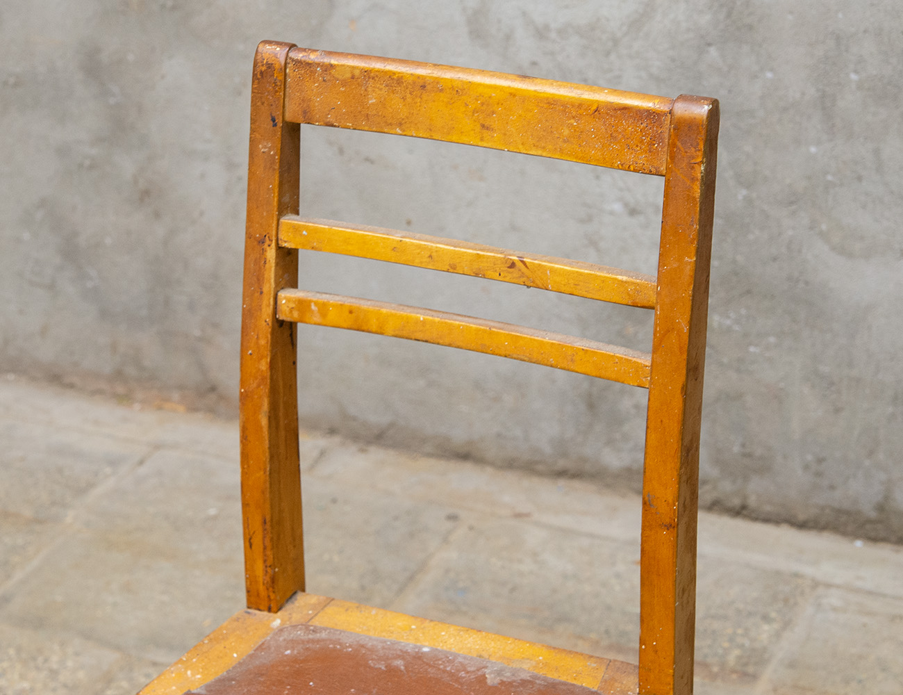 Старинный конторский стул