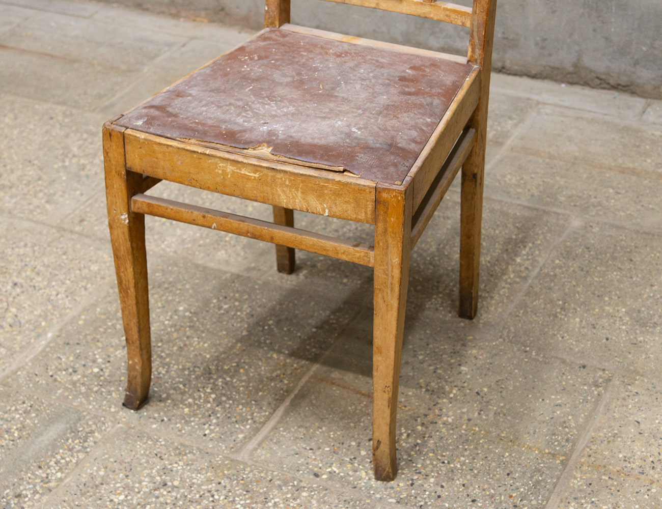 Старинный конторский стул