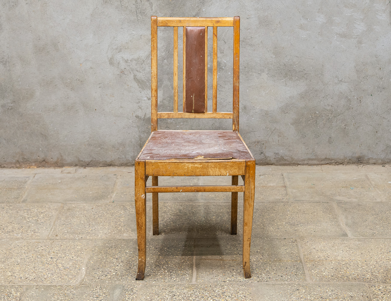 Старинный конторский стул