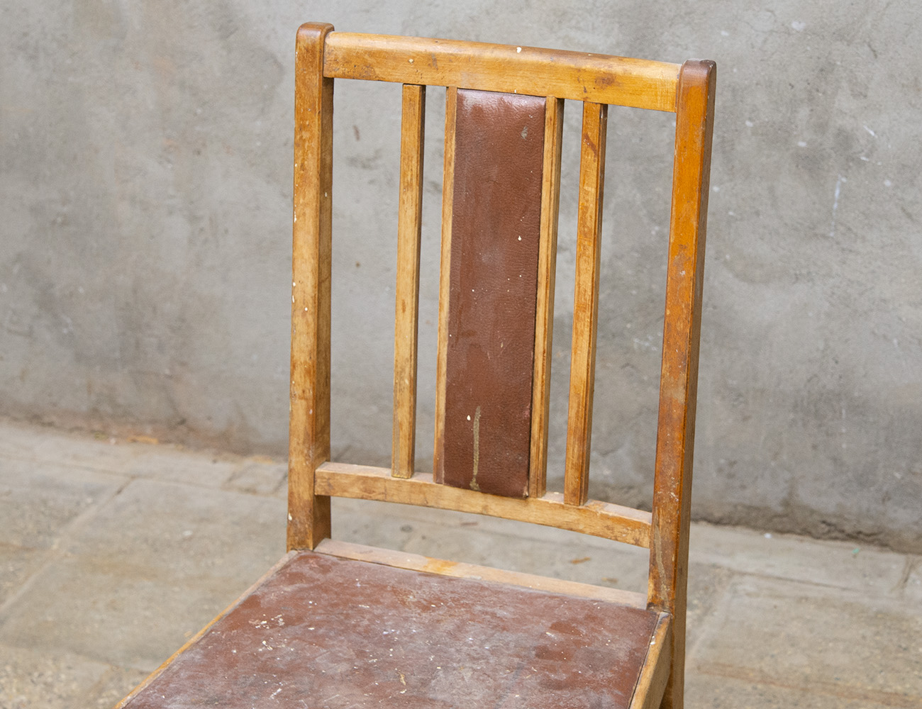 Старинный конторский стул