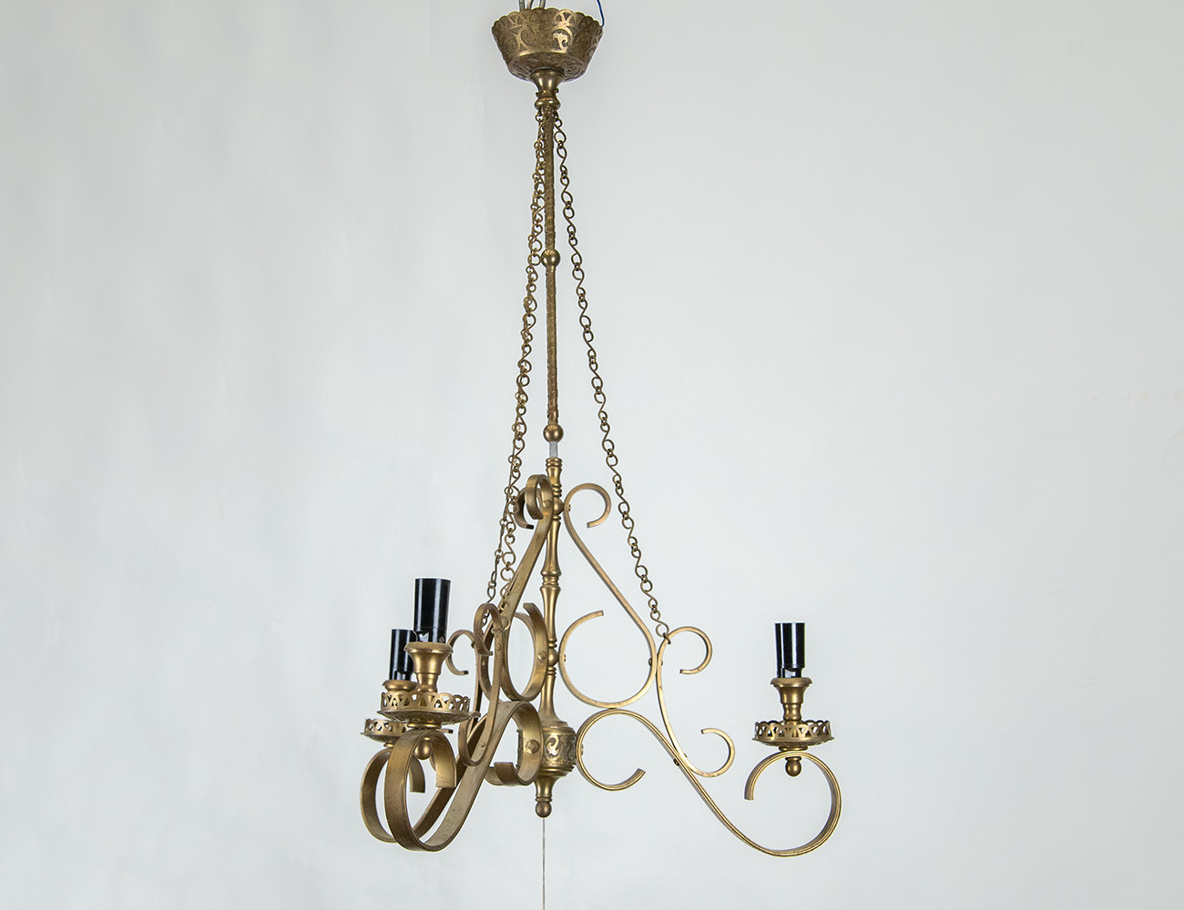 Старинная люстра