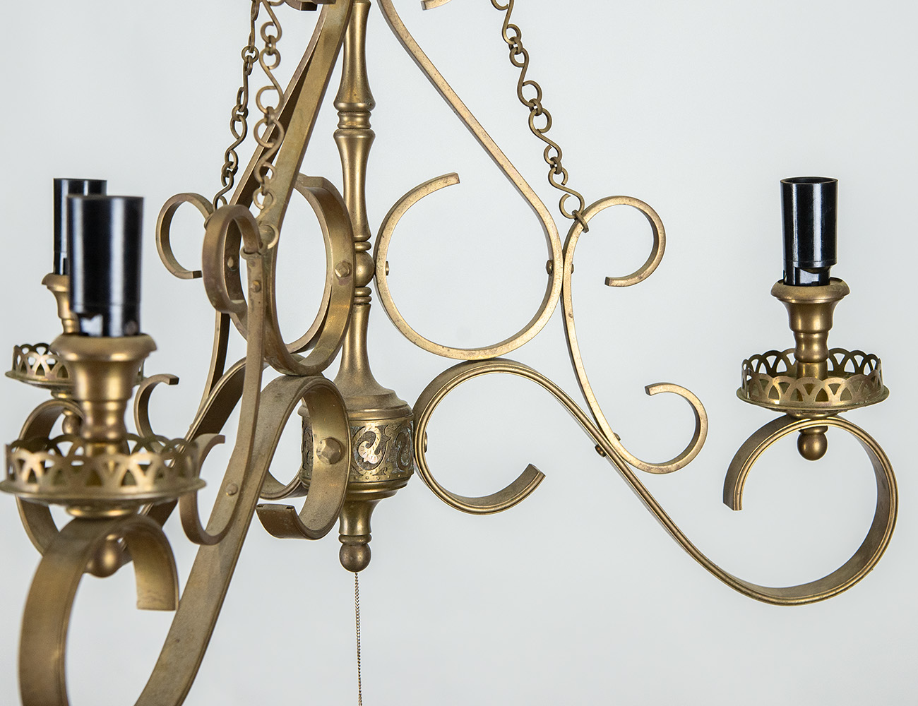 Старинная люстра