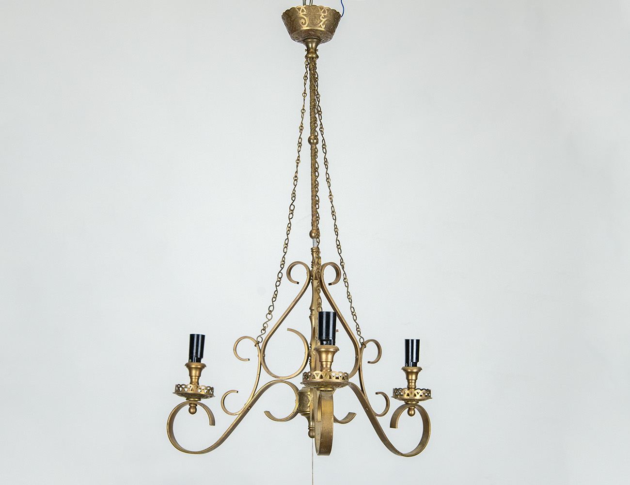 Старинная люстра