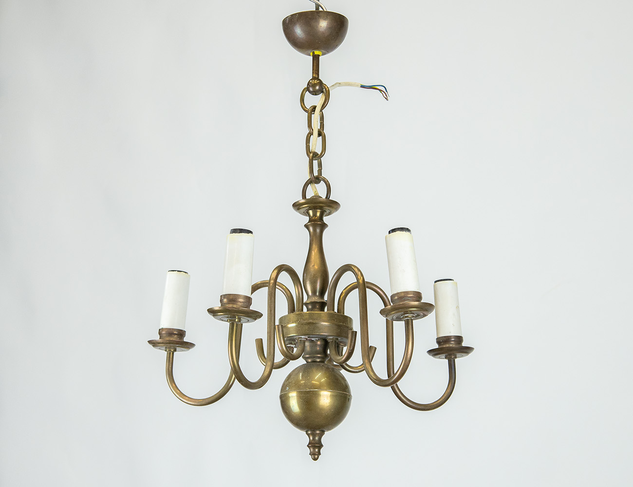 Старинная люстра