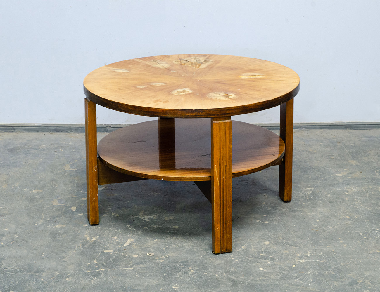 Винтажный журнальный столик