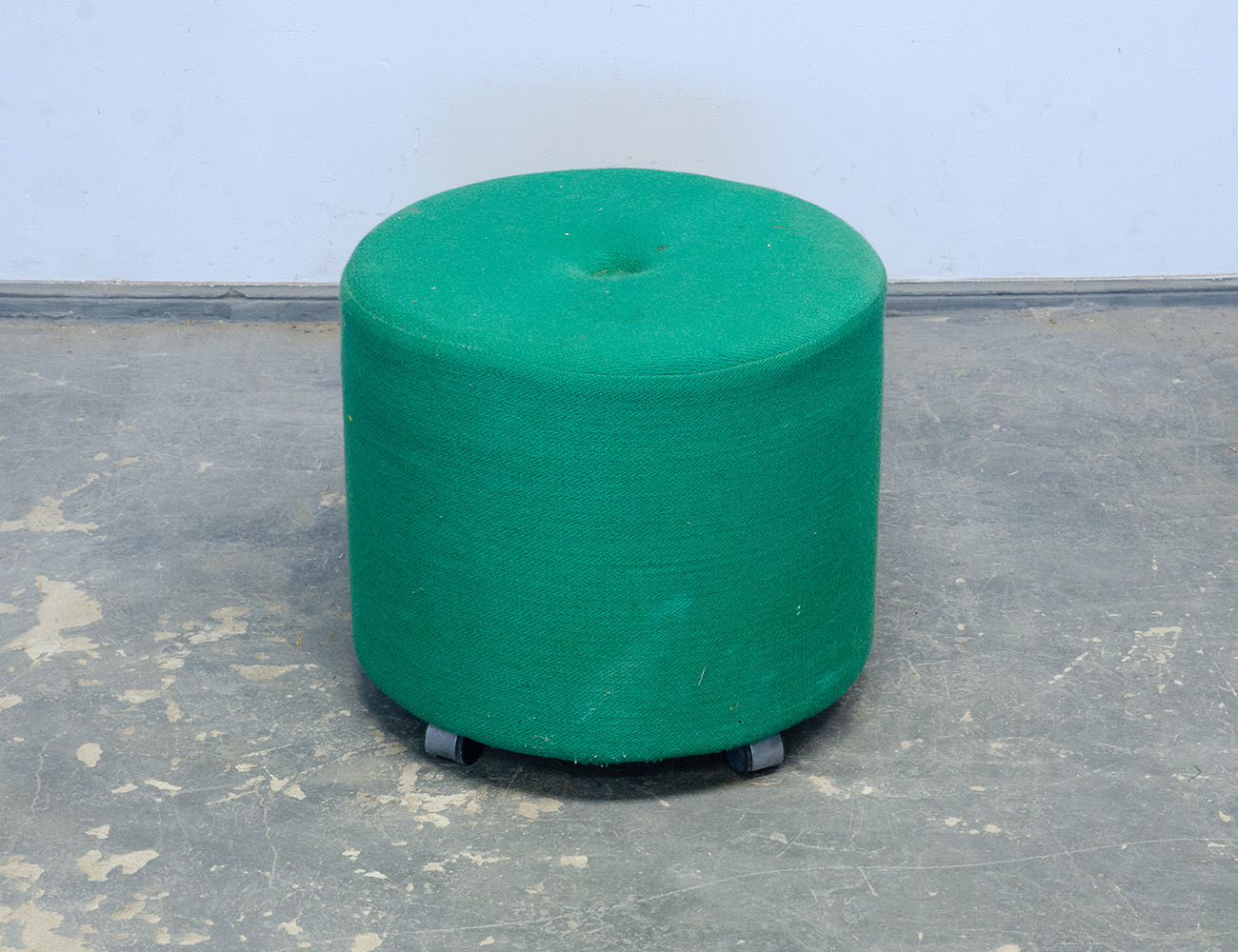 Винтажный пуфик
