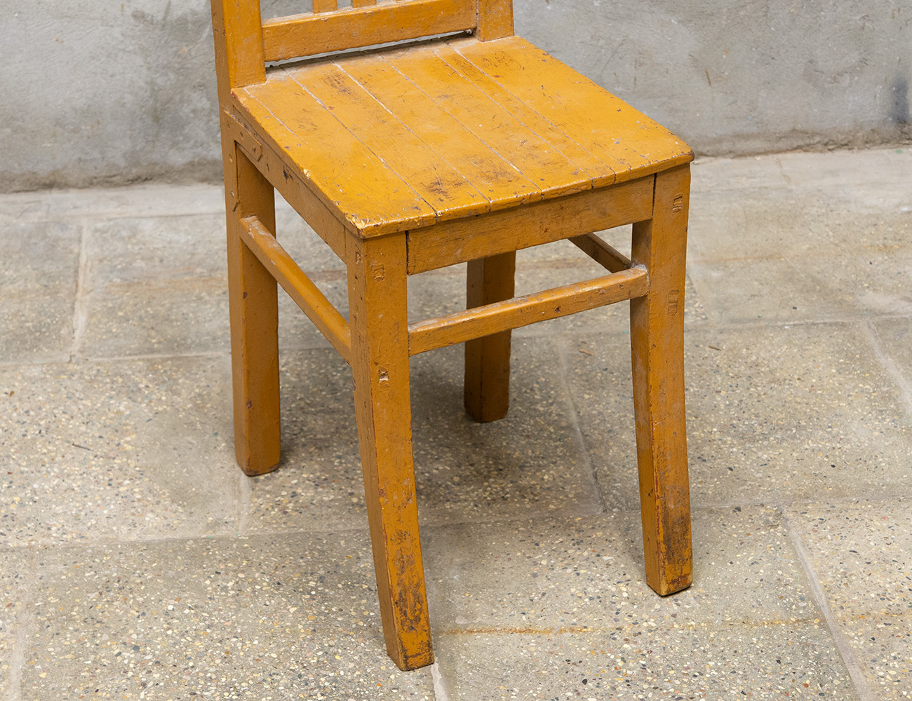 Старинный деревенский стул