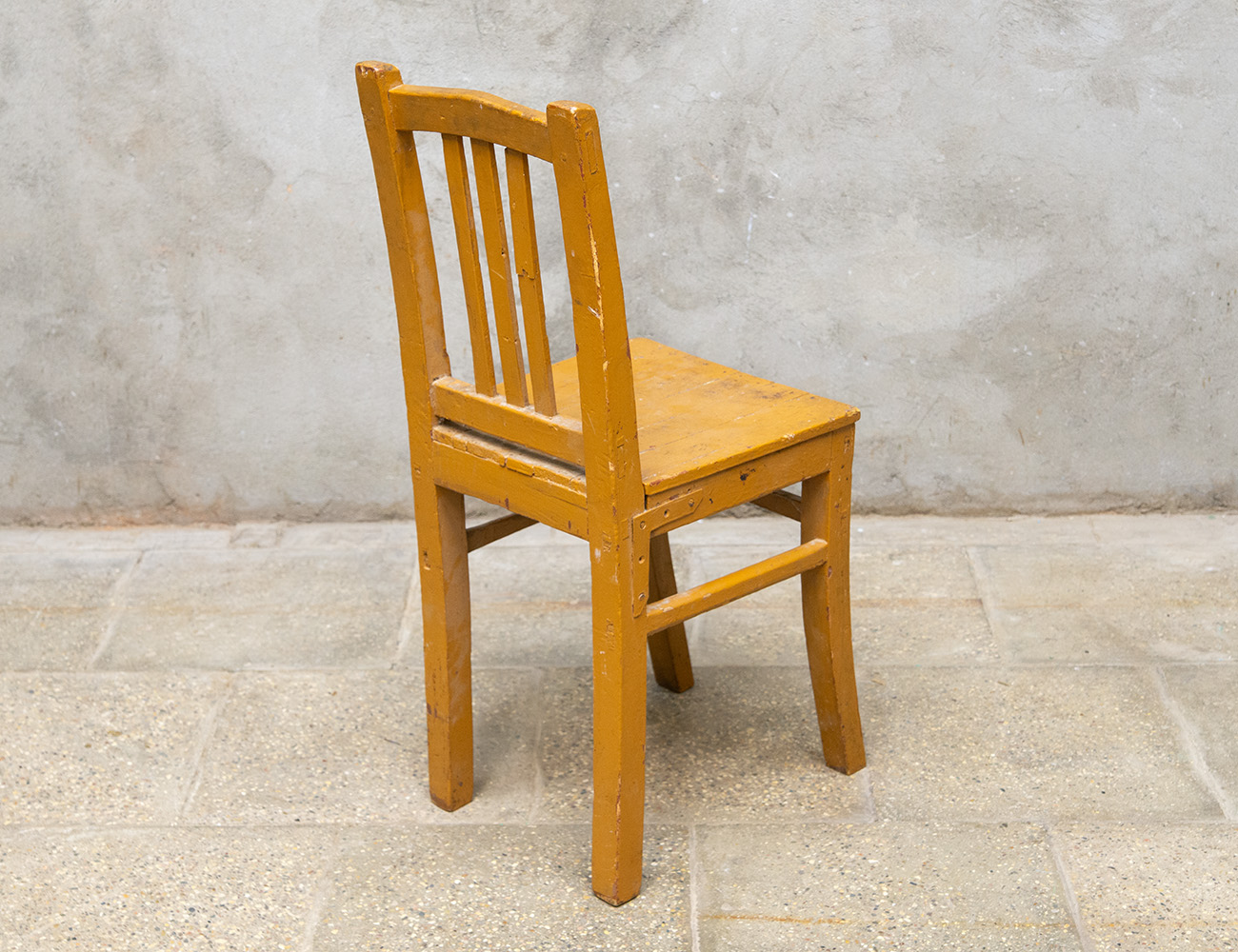 Старинный деревенский стул