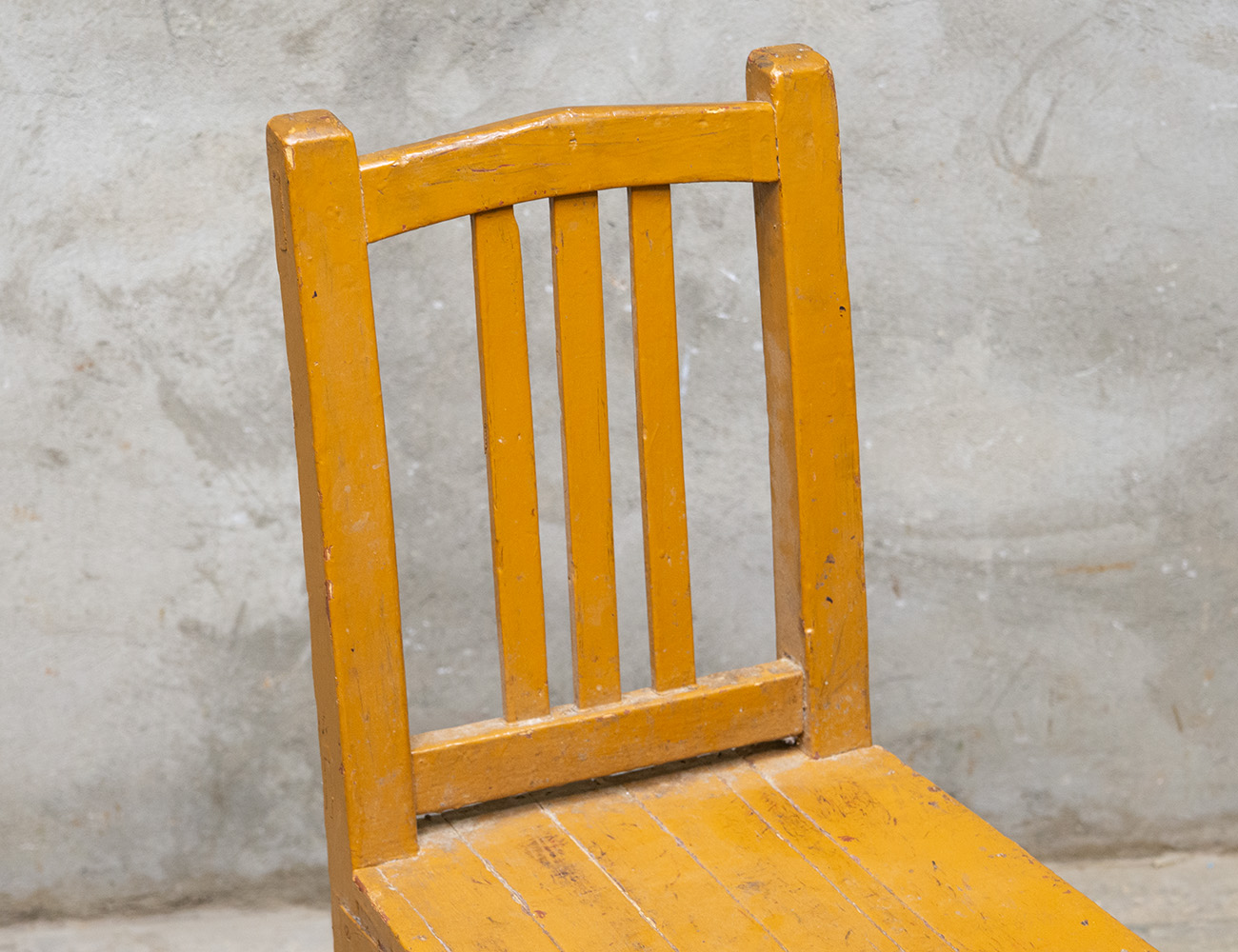 Старинный деревенский стул