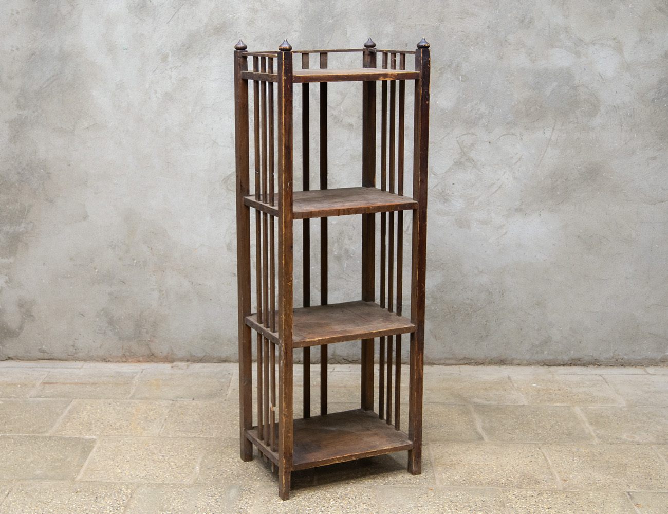 Старинная этажерка