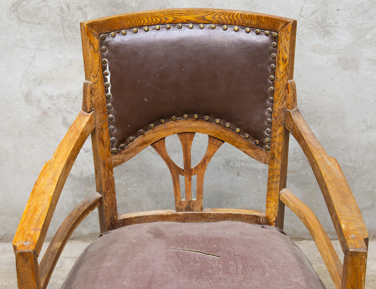 Антикварное дубовое кресло, модерн