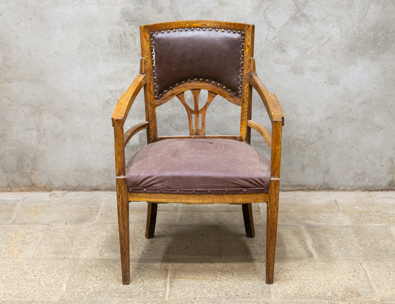 Антикварное дубовое кресло, модерн