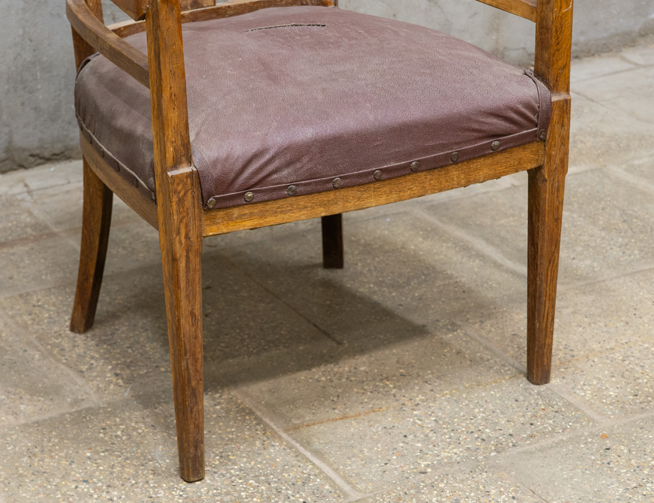 Антикварное дубовое кресло, модерн