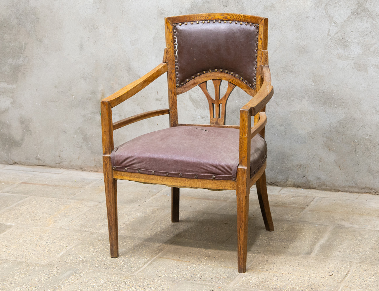 Антикварное дубовое кресло, модерн