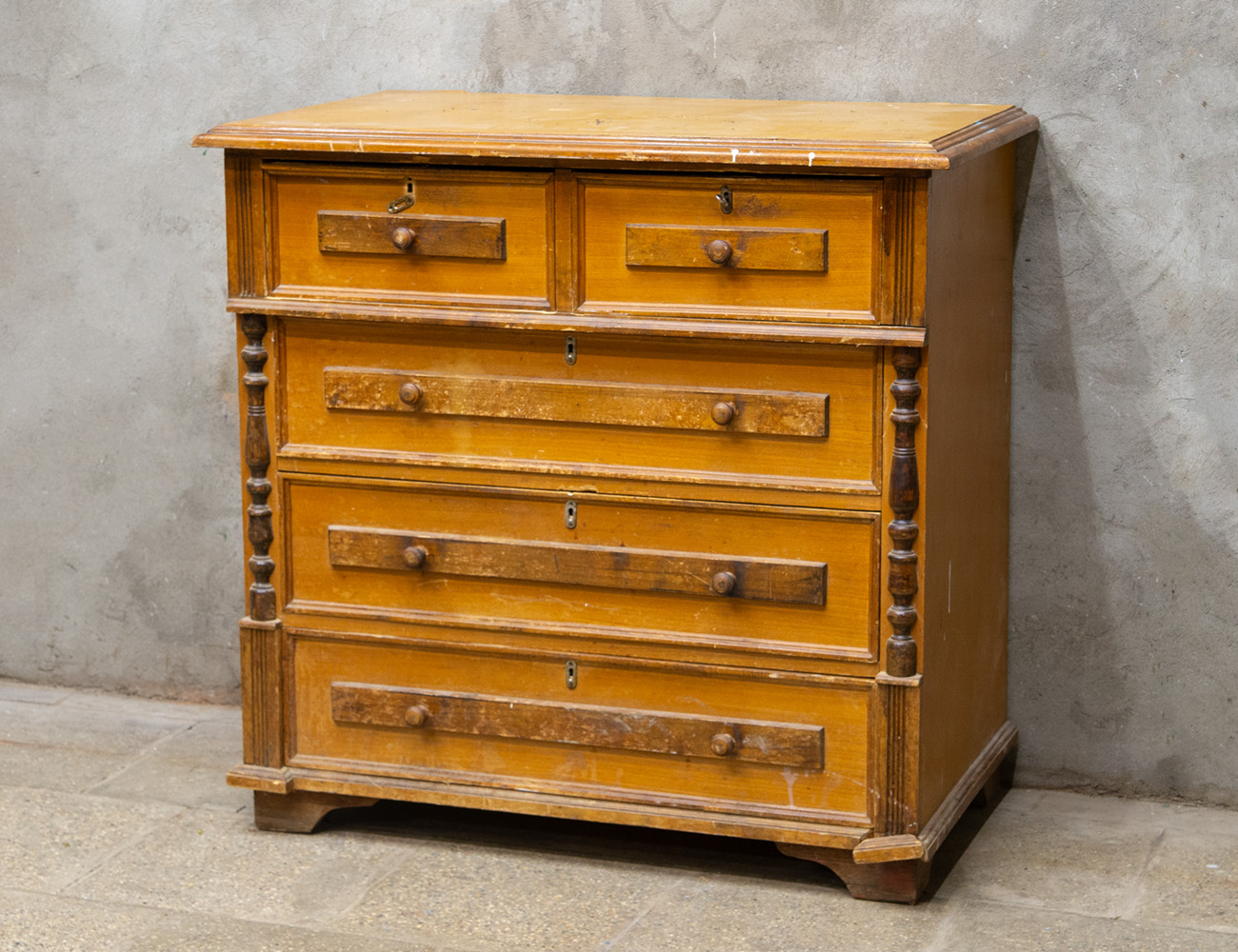 Старинный комод