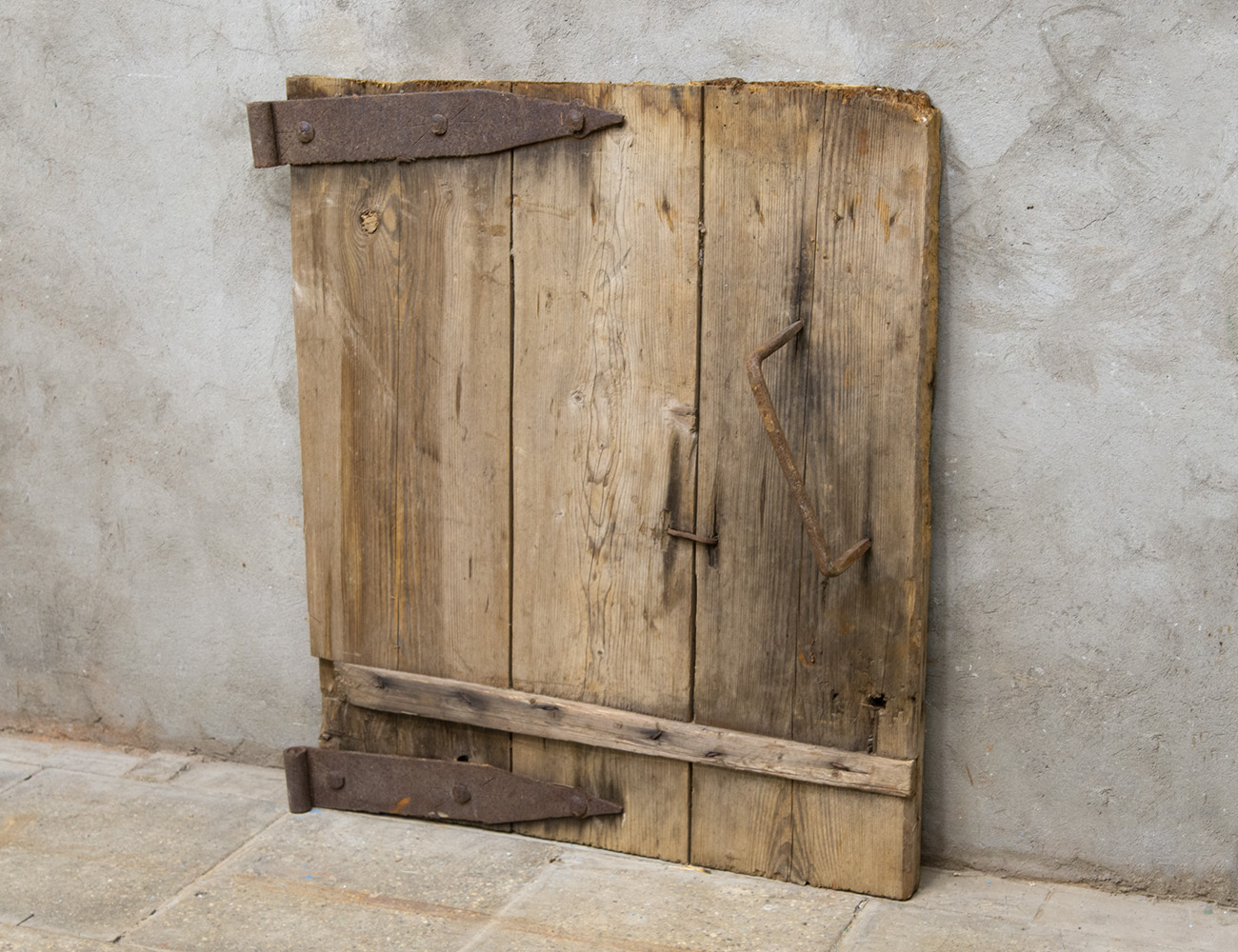 Старинная амбарная дверь