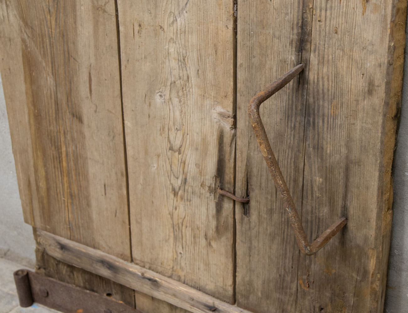 Старинная амбарная дверь