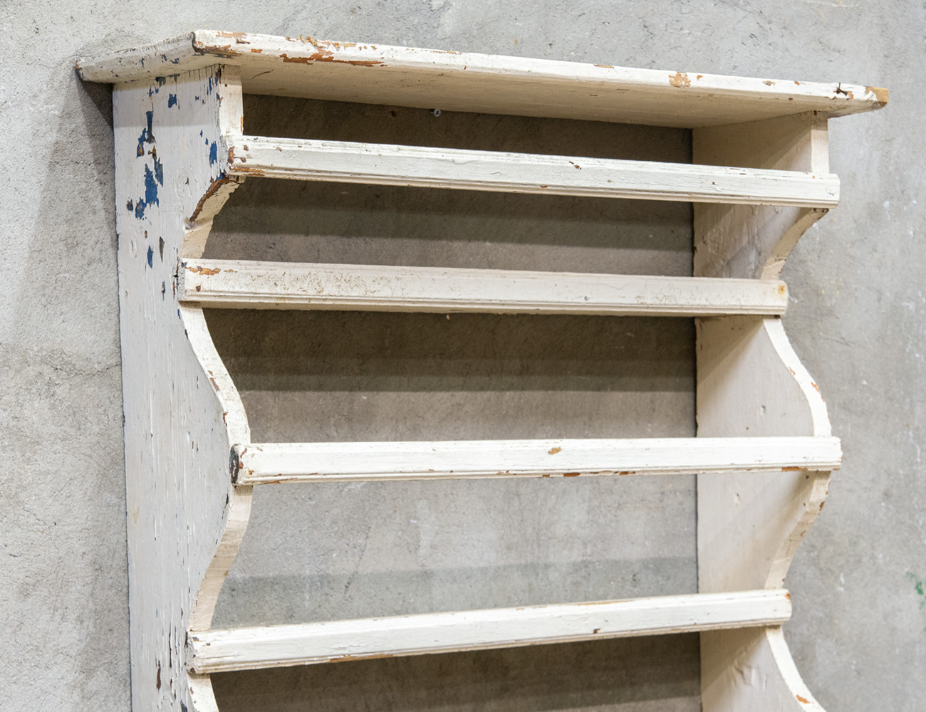 Старинная деревенская кухонная полка