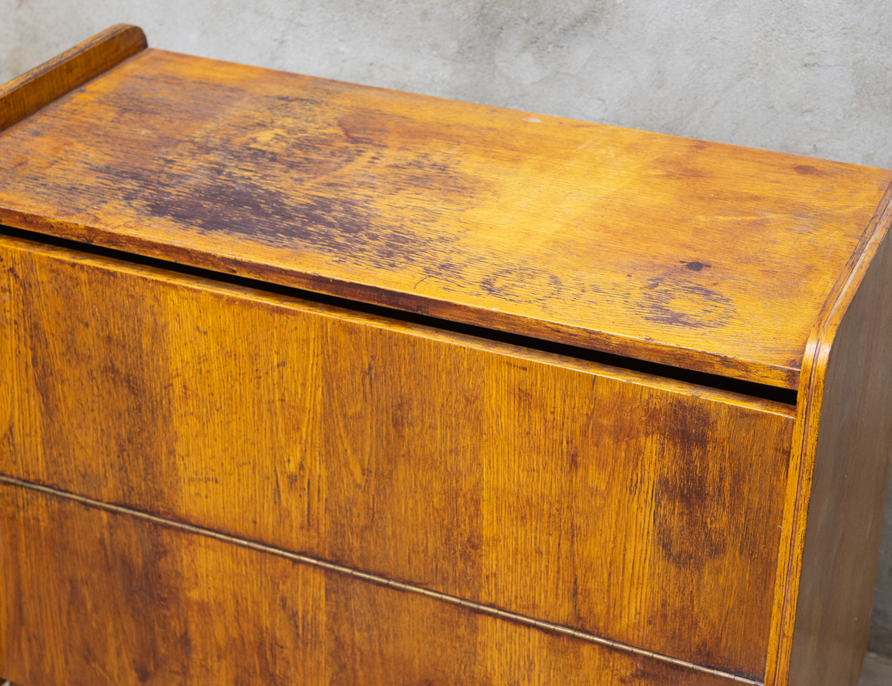 Винтажная бельевая тумба