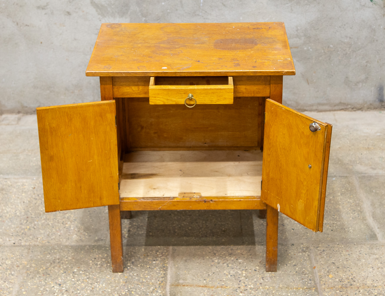 Старинная дубовая тумба