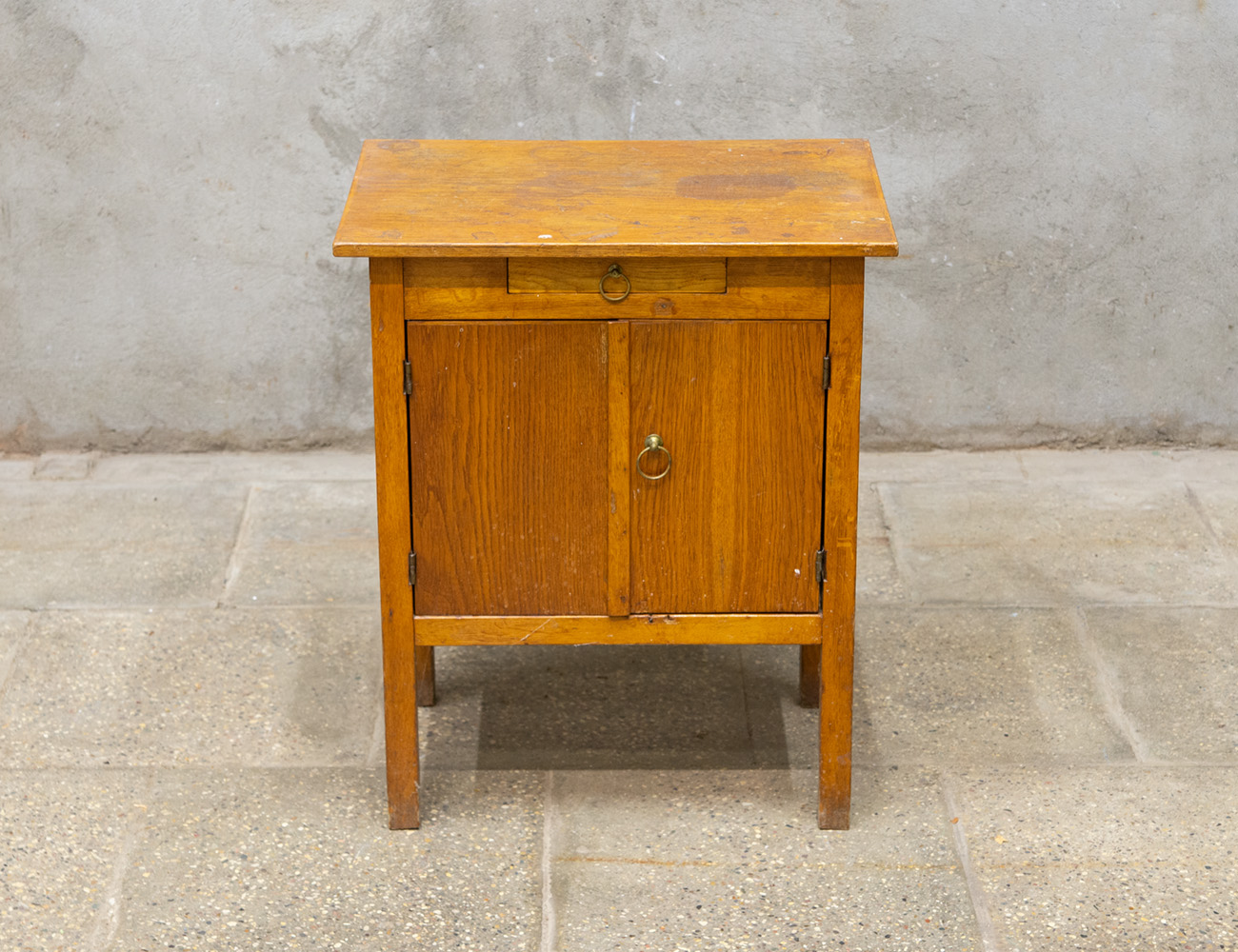 Старинная дубовая тумба