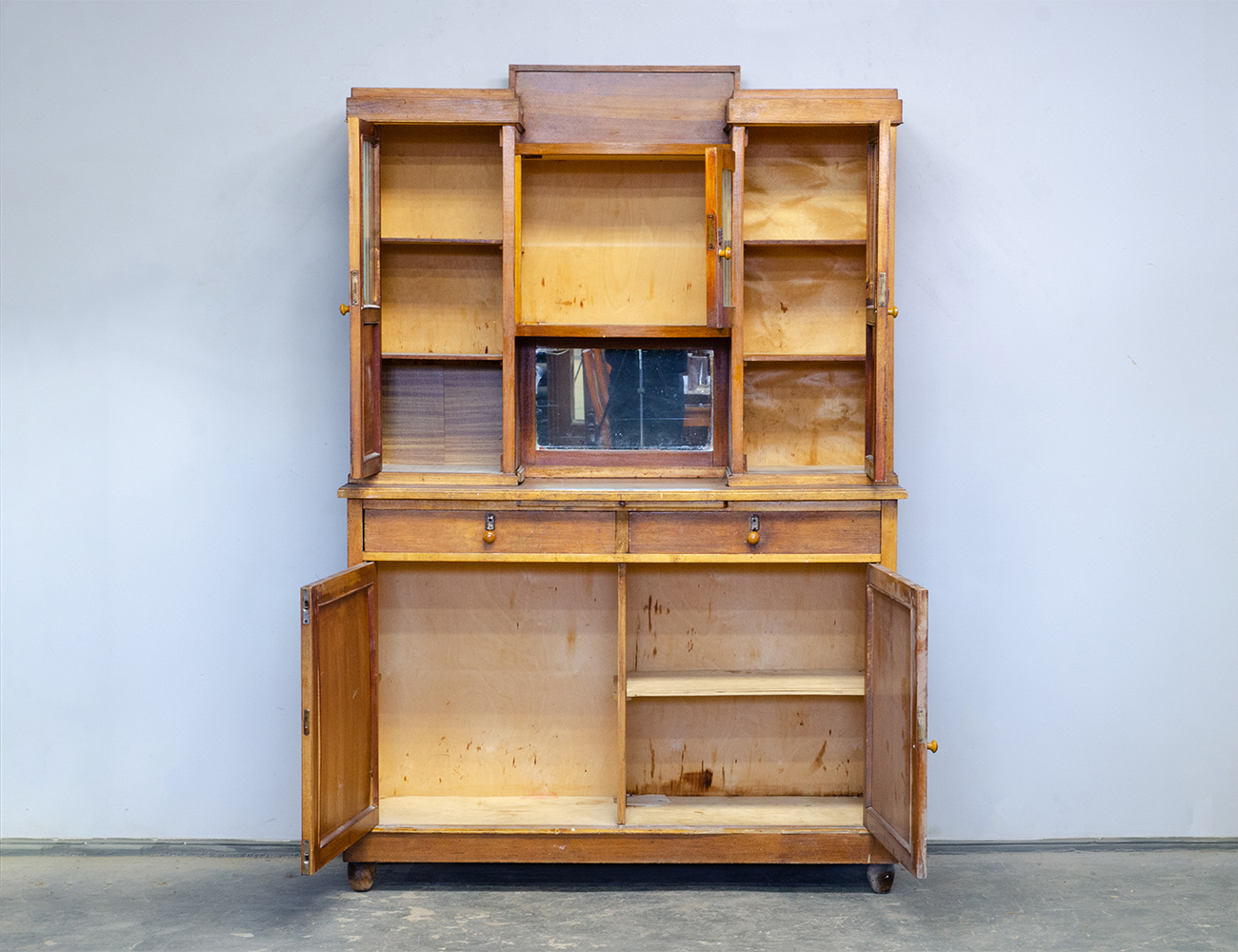 Старинный буфет