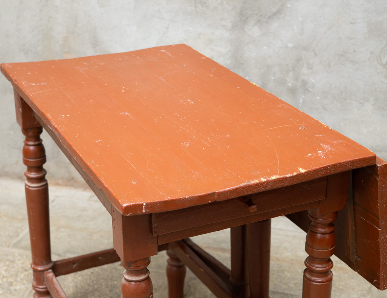 Старинный деревенский стол-книжка