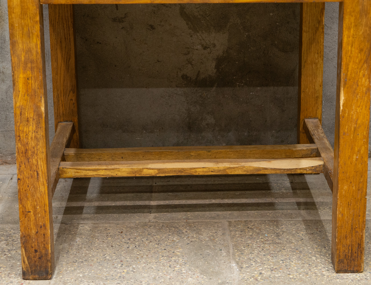 Старинный раскладной обеденный стол