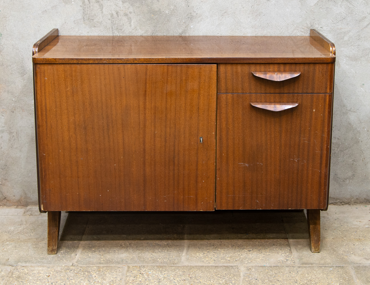 Винтажная тумба, Чехословакия