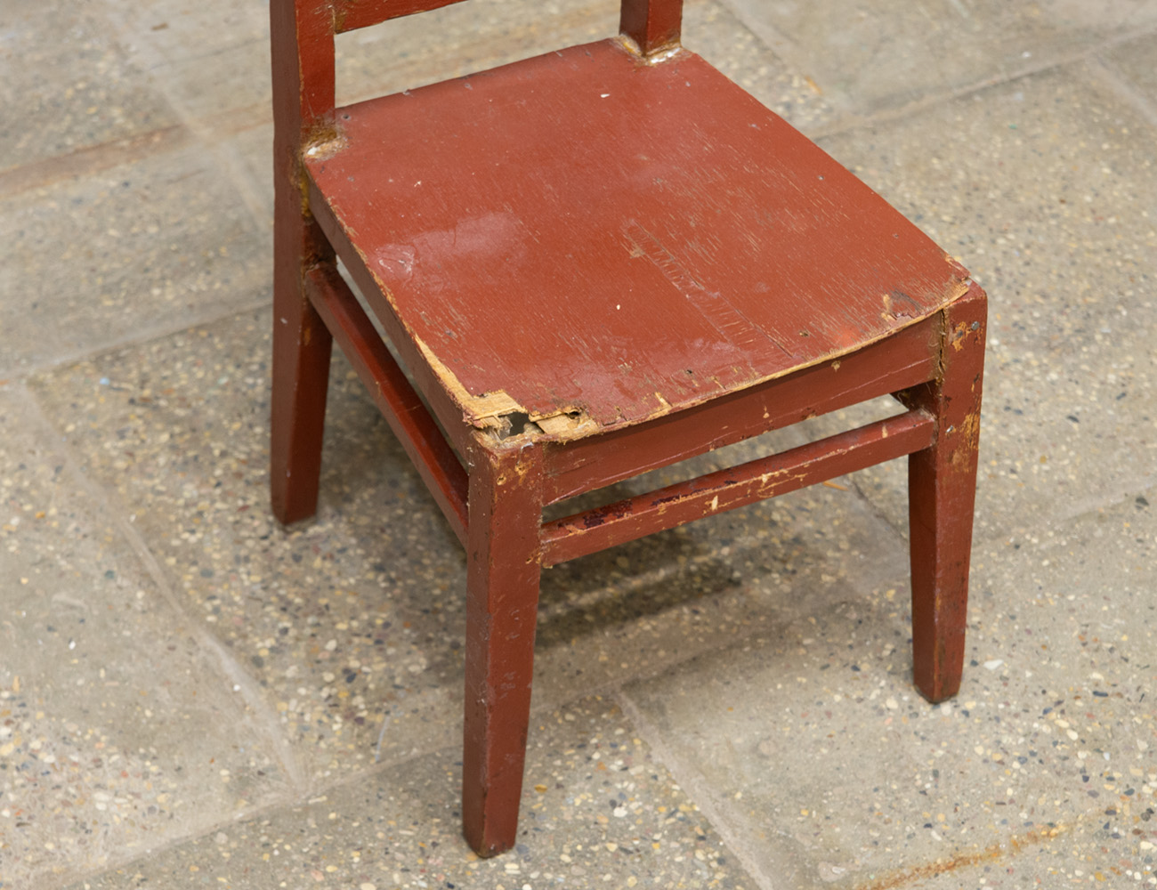 Старинный деревенский детский стул