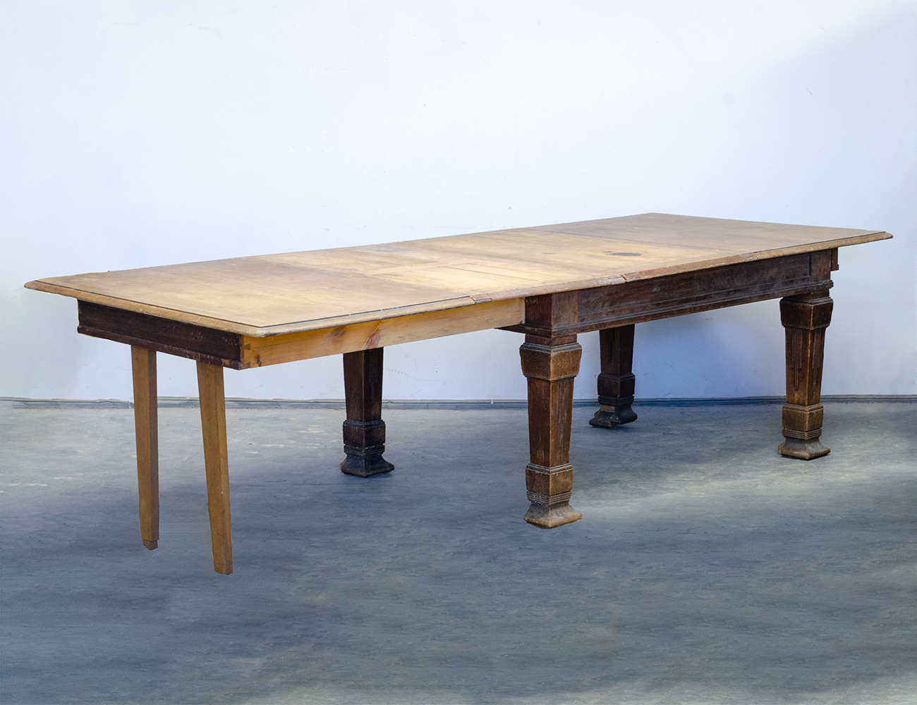 Антикварный раскладной дубовый обеденный стол